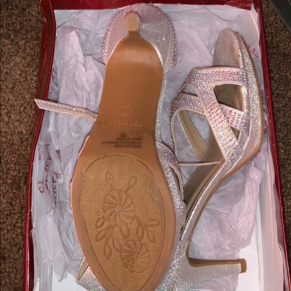 Iridescent Heels - Picture 3 of 3